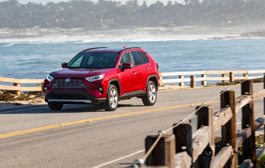  Toyota RAV4 Limited Hybrid 2018 года  (NA) (фото 33 из 40)